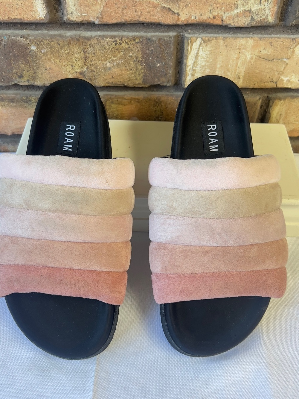 ROAM Pink and Beige Quilted Gradient Slide Sandals
